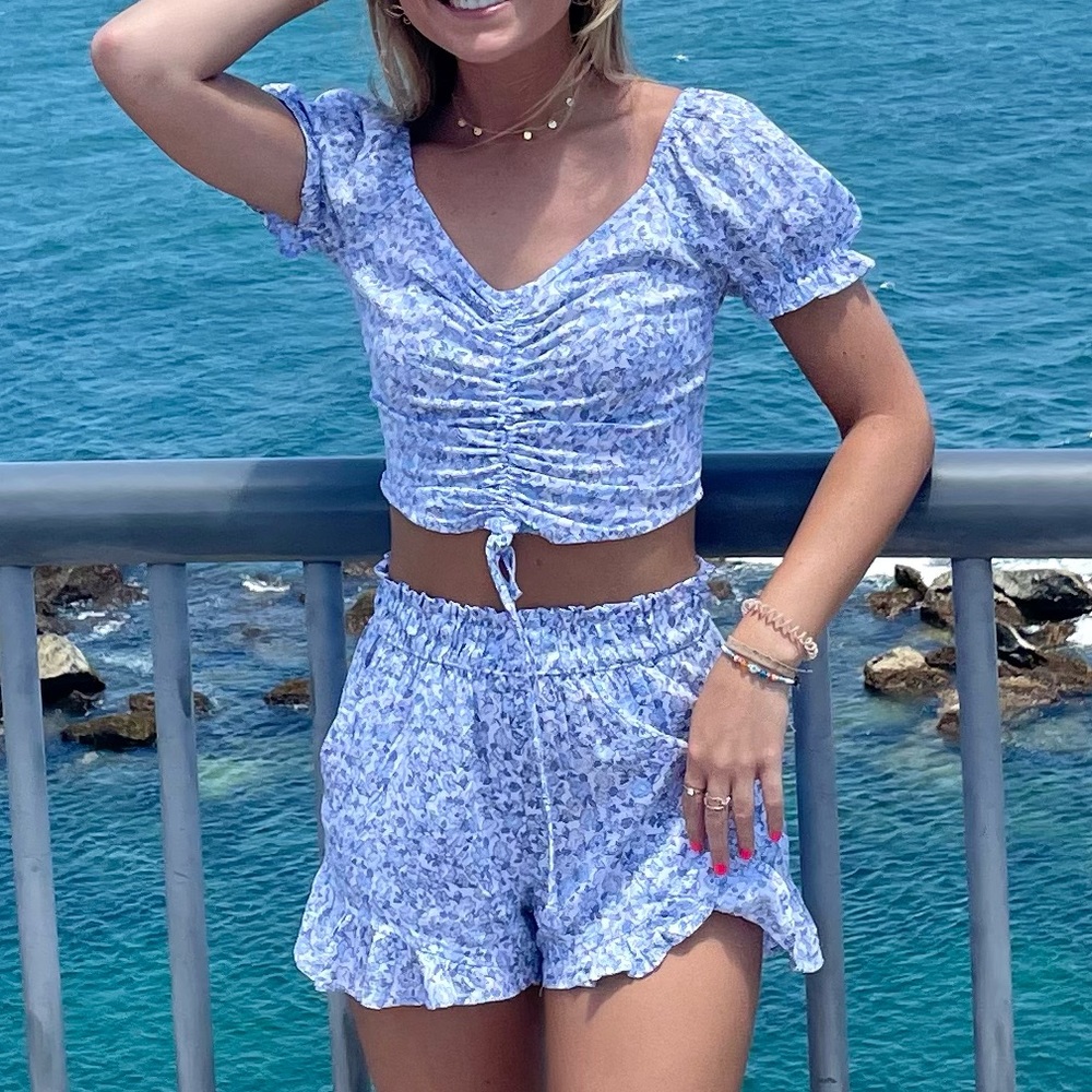 HOLLISTER SET. Blue & White Floral. - Picture 7 of 7